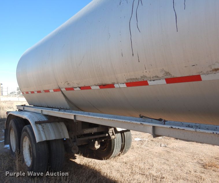 image for item DF8252 1989 Polar Tank Trailers Inc  tank trailer