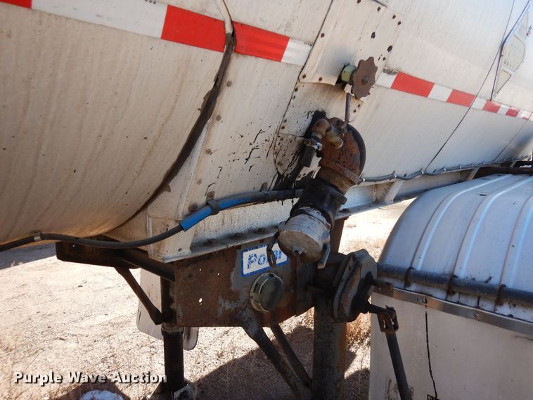 image for item DF8252 1989 Polar Tank Trailers Inc  tank trailer