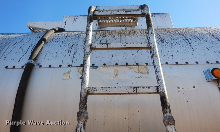 image for item DF8252 1989 Polar Tank Trailers Inc  tank trailer