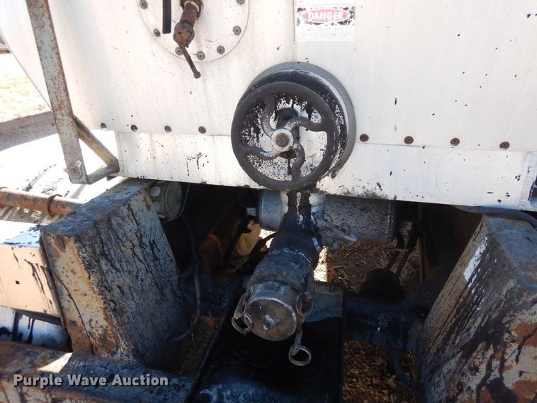 image for item DF8252 1989 Polar Tank Trailers Inc  tank trailer