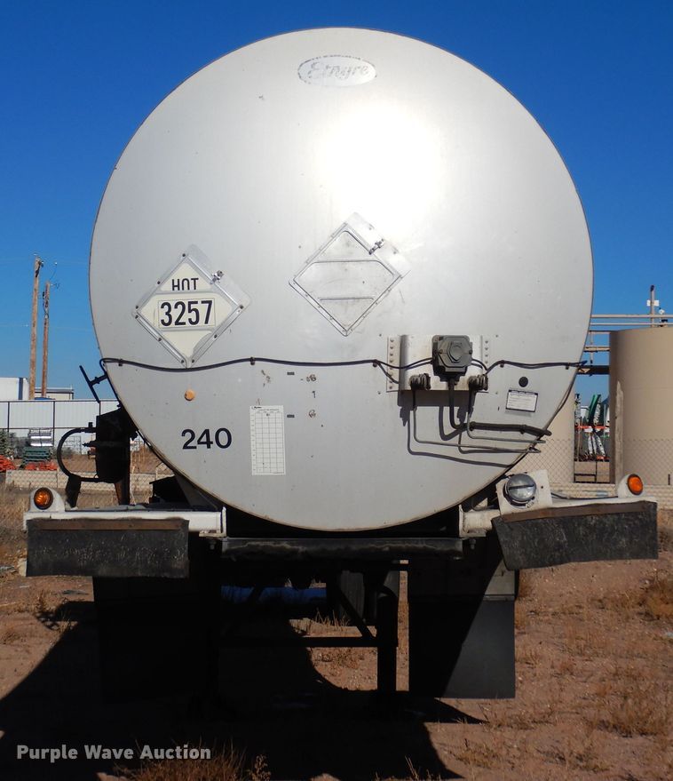 image for item DF8253 1996 Etnyre CD-1040  tank trailer