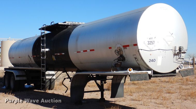 image for item DF8253 1996 Etnyre CD-1040  tank trailer