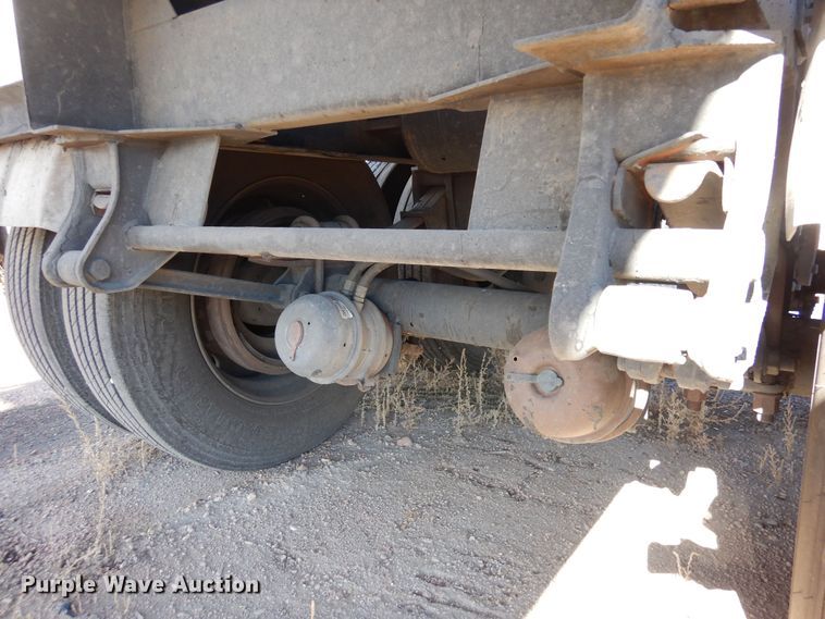 image for item DF8253 1996 Etnyre CD-1040  tank trailer