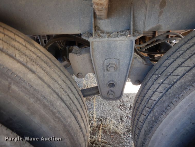 image for item DF8253 1996 Etnyre CD-1040  tank trailer