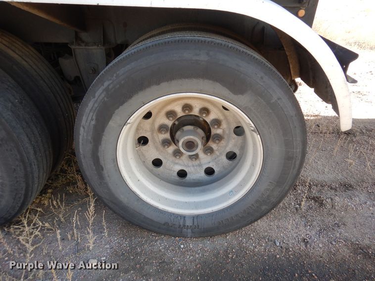 image for item DF8253 1996 Etnyre CD-1040  tank trailer