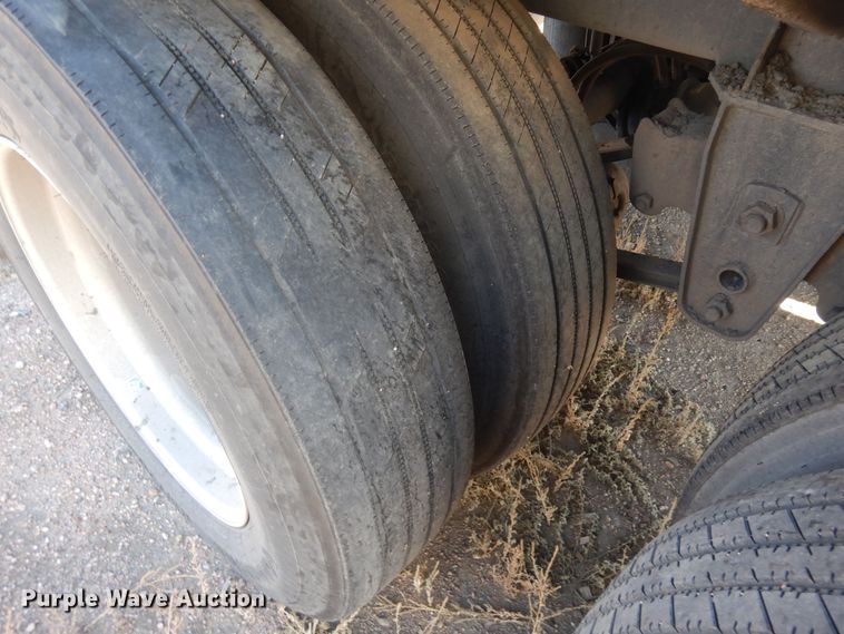 image for item DF8253 1996 Etnyre CD-1040  tank trailer