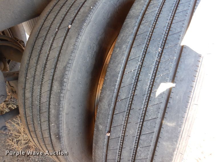 image for item DF8253 1996 Etnyre CD-1040  tank trailer