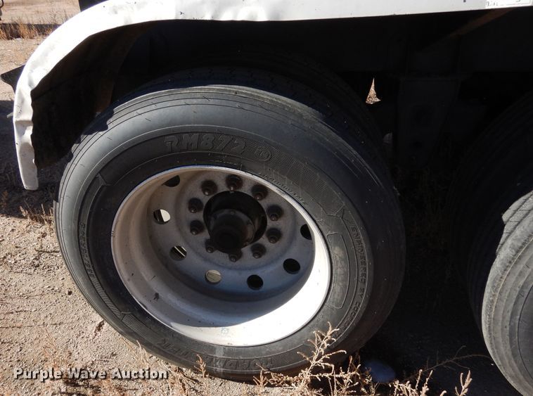 image for item DF8253 1996 Etnyre CD-1040  tank trailer