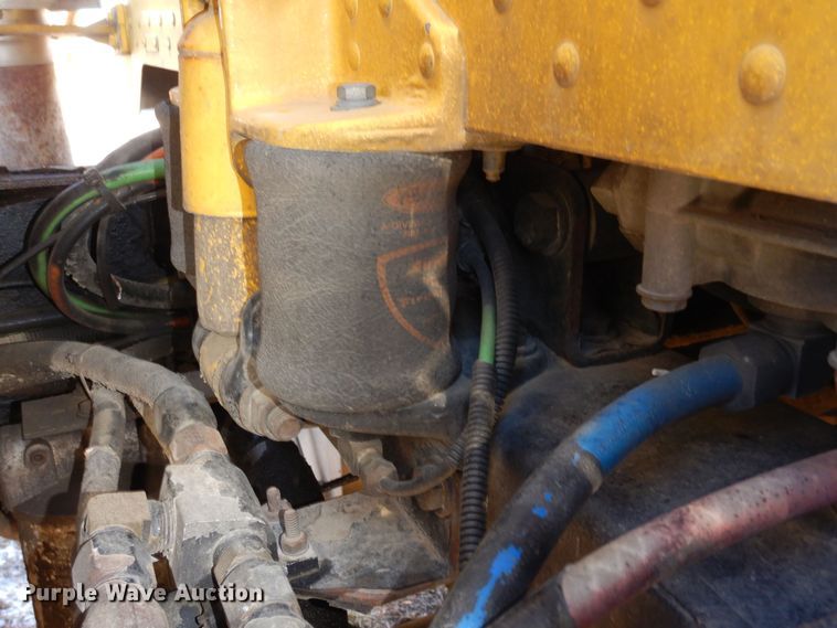 image for item DF8261 2002 Peterbilt 379  semi truck