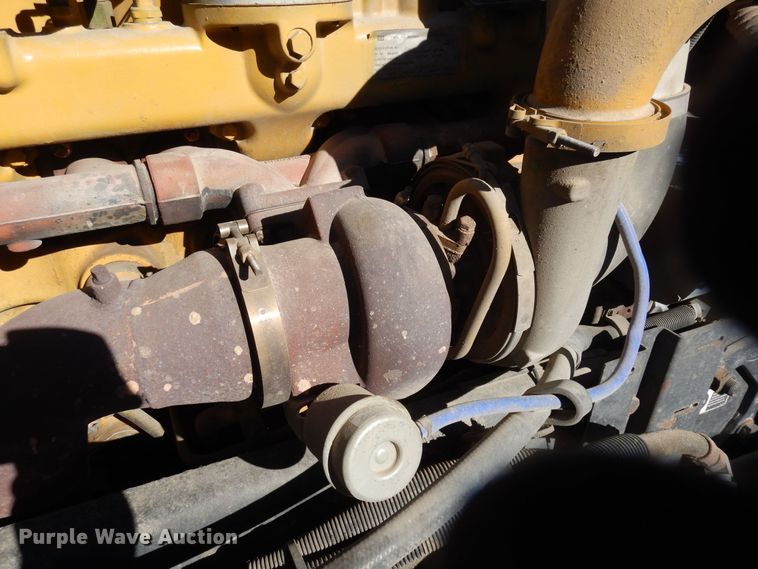 image for item DF8261 2002 Peterbilt 379  semi truck