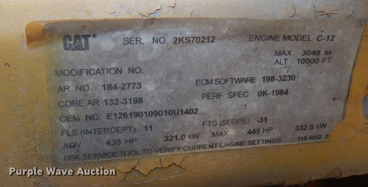 image for item DF8261 2002 Peterbilt 379  semi truck