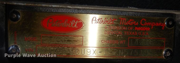 image for item DF8261 2002 Peterbilt 379  semi truck