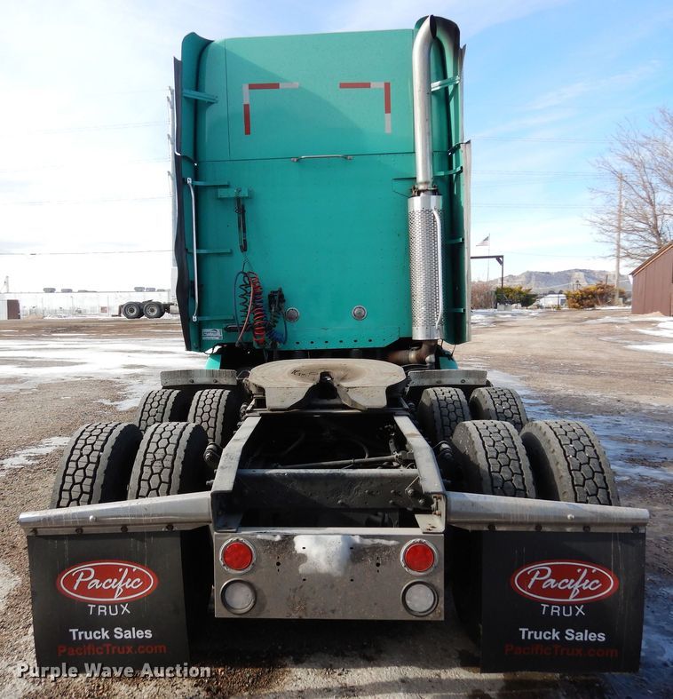 image for item DF8270 1998 Freightliner Century Class  semi truck