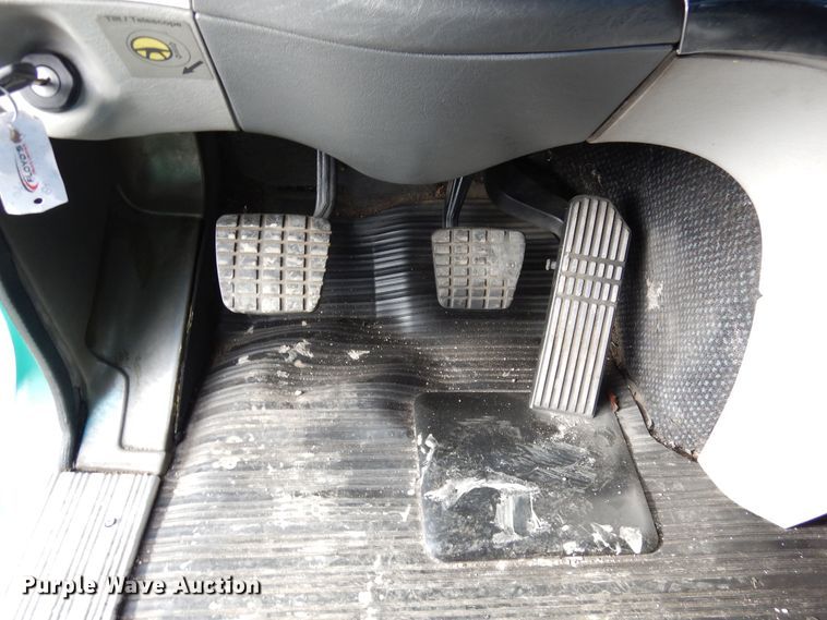 image for item DF8270 1998 Freightliner Century Class  semi truck