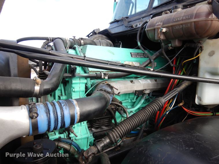 image for item DF8270 1998 Freightliner Century Class  semi truck