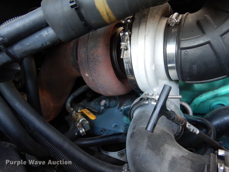 image for item DF8270 1998 Freightliner Century Class  semi truck