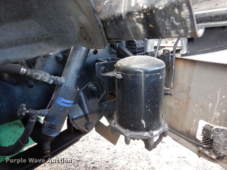 image for item DF8270 1998 Freightliner Century Class  semi truck