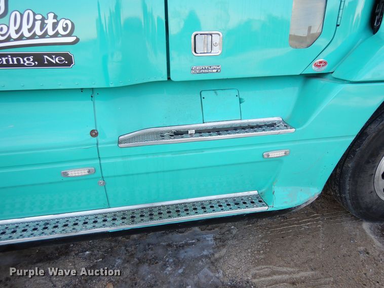 image for item DF8270 1998 Freightliner Century Class  semi truck