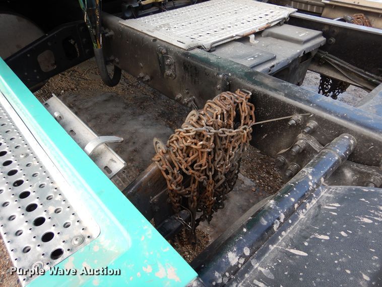 image for item DF8270 1998 Freightliner Century Class  semi truck