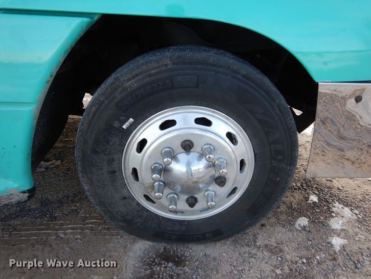 image for item DF8270 1998 Freightliner Century Class  semi truck