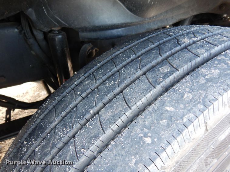 image for item DF8270 1998 Freightliner Century Class  semi truck