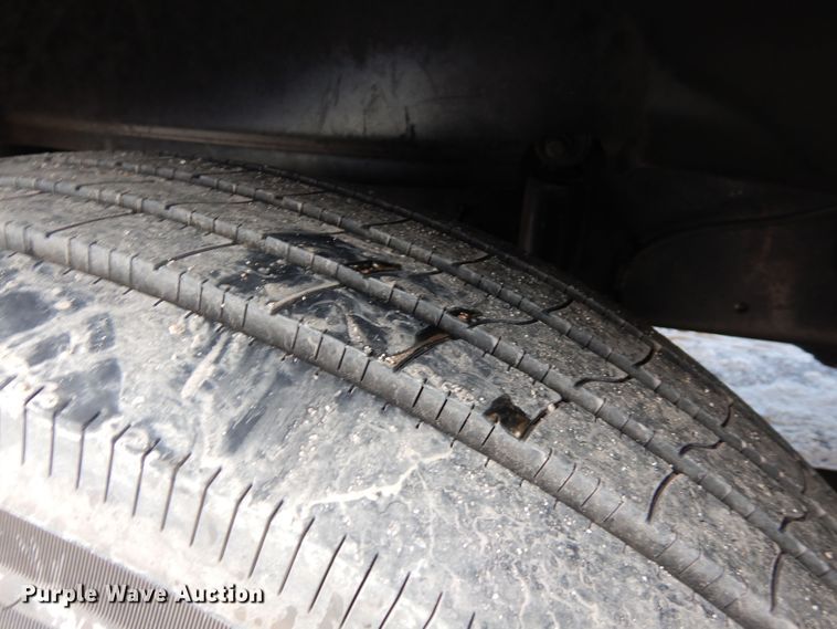 image for item DF8270 1998 Freightliner Century Class  semi truck