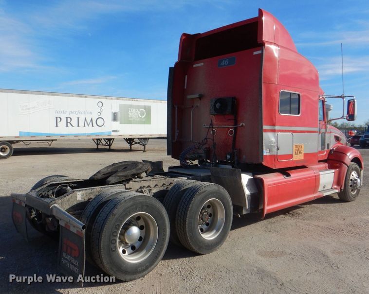 image for item DH7513 2013 Peterbilt 386 semi truck