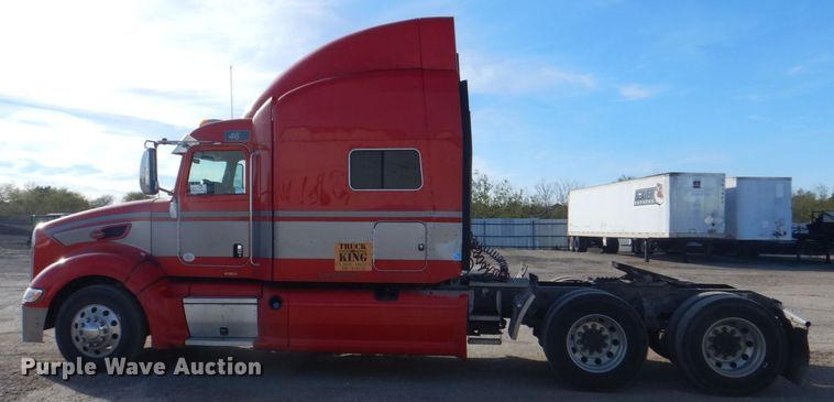 image for item DH7513 2013 Peterbilt 386 semi truck