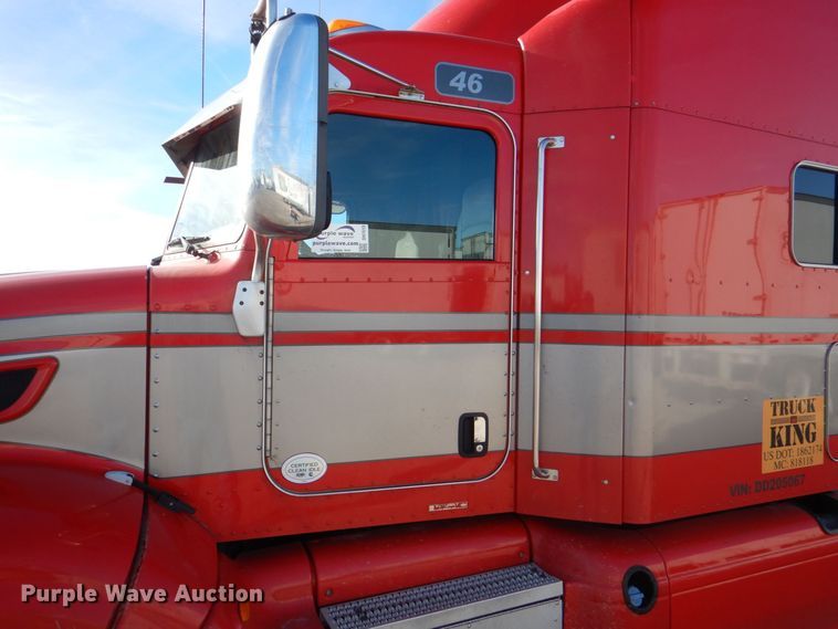 image for item DH7513 2013 Peterbilt 386 semi truck