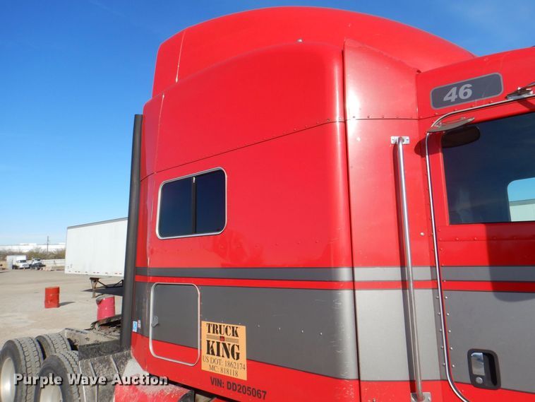 image for item DH7513 2013 Peterbilt 386 semi truck