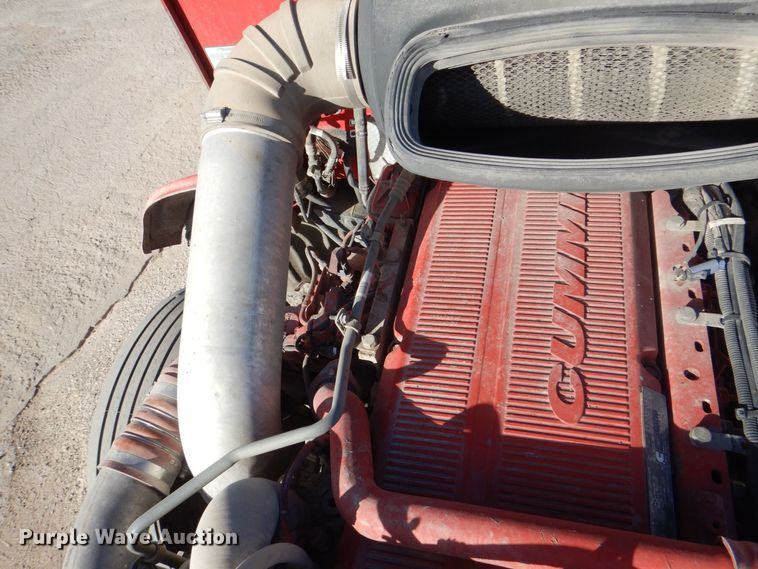 image for item DH7513 2013 Peterbilt 386 semi truck