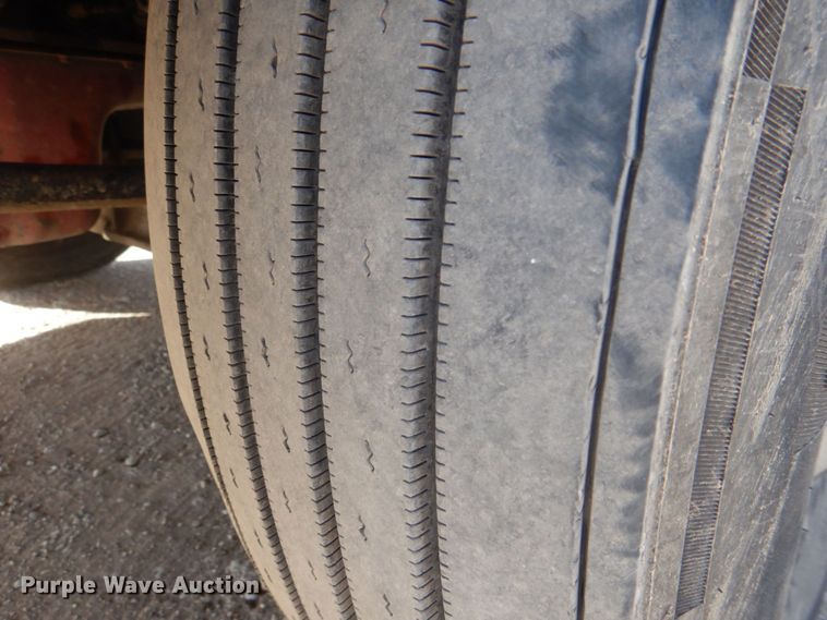 image for item DH7513 2013 Peterbilt 386 semi truck