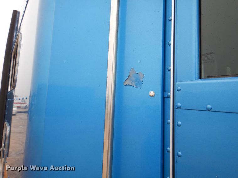 image for item DH7523 2013 Peterbilt 386  semi truck