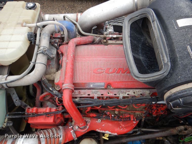 image for item DH7523 2013 Peterbilt 386  semi truck