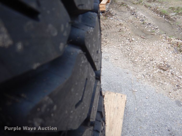 image for item DH7526 (3) Michelin XZY 425/65R22.5 tires