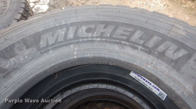 image for item DH7526 (3) Michelin XZY 425/65R22.5 tires