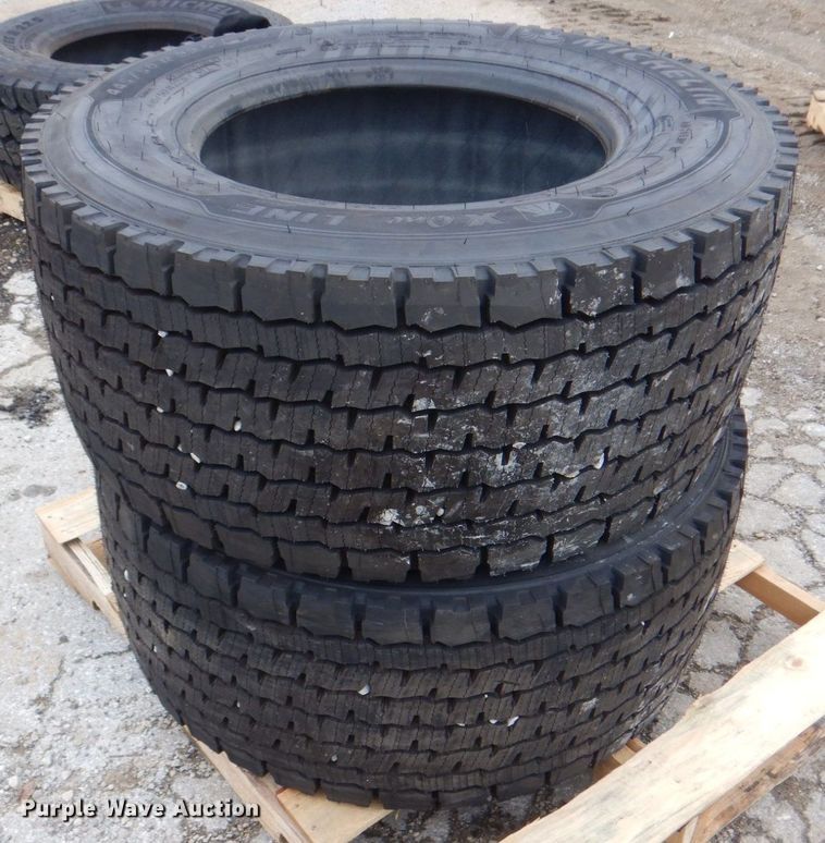 image for item DH7527 (2) Michelin X-One Line Grip 445/50R22.5 tires