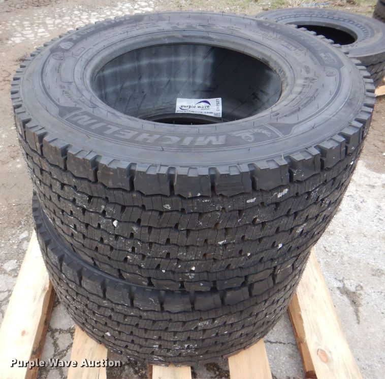 image for item DH7527 (2) Michelin X-One Line Grip 445/50R22.5 tires