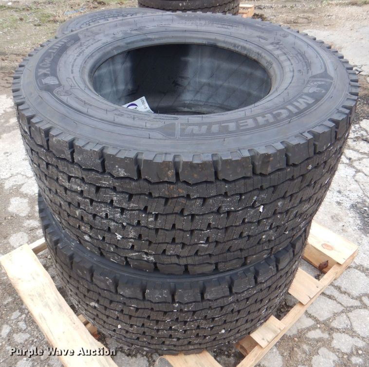 image for item DH7527 (2) Michelin X-One Line Grip 445/50R22.5 tires