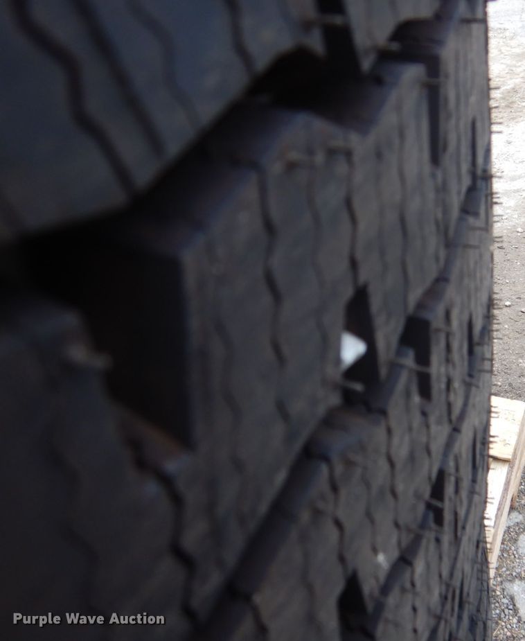 image for item DH7527 (2) Michelin X-One Line Grip 445/50R22.5 tires