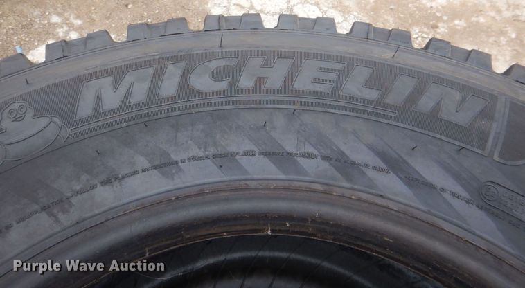 image for item DH7527 (2) Michelin X-One Line Grip 445/50R22.5 tires