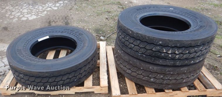 image for item DH7528 (3) Bridgestone M870 315/80R22.5 tires