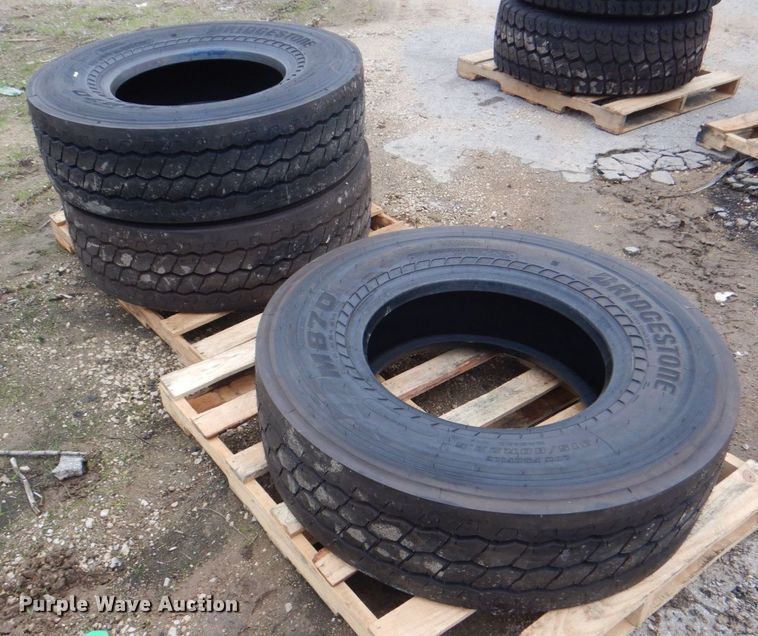 image for item DH7528 (3) Bridgestone M870 315/80R22.5 tires