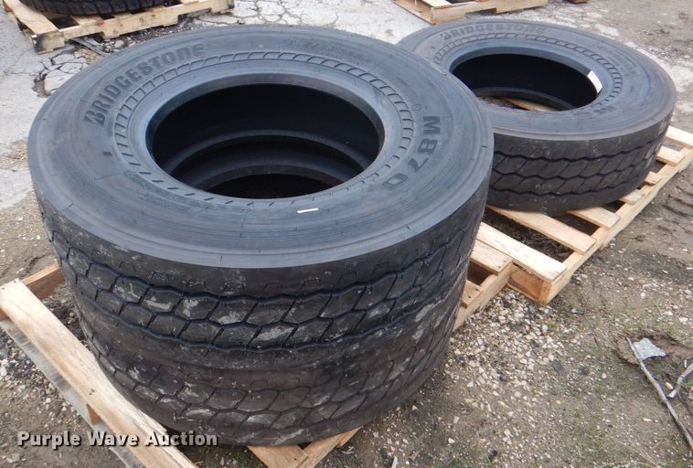 image for item DH7528 (3) Bridgestone M870 315/80R22.5 tires