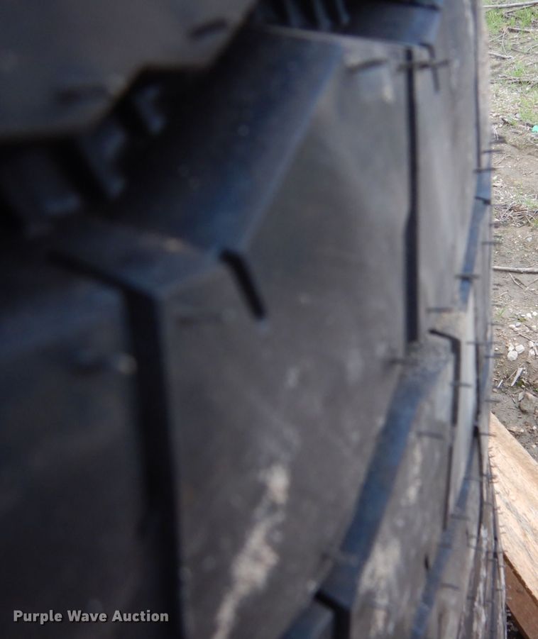 image for item DH7528 (3) Bridgestone M870 315/80R22.5 tires