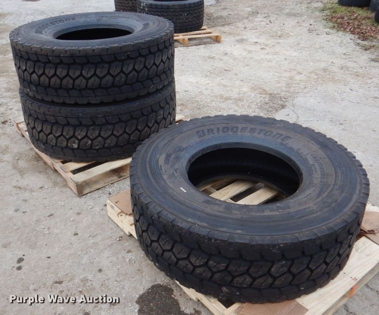 image for item DH7529 (3) Bridgestone M864 425/65R22.5 tires