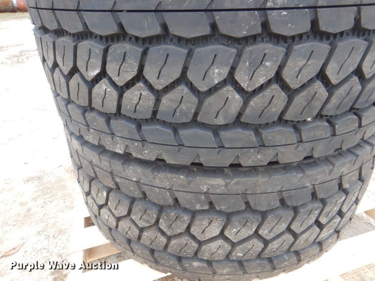 image for item DH7529 (3) Bridgestone M864 425/65R22.5 tires