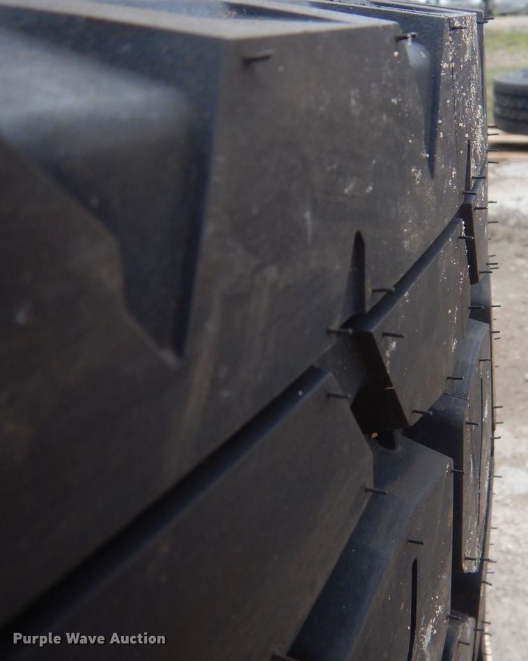 image for item DH7529 (3) Bridgestone M864 425/65R22.5 tires