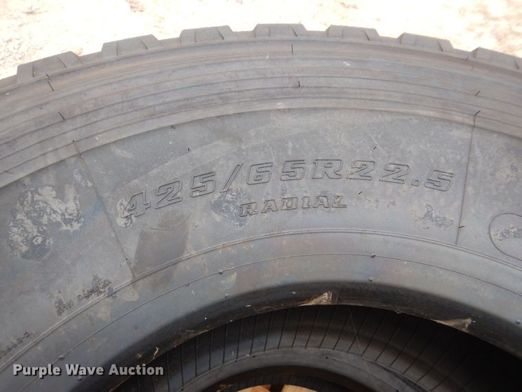 image for item DH7529 (3) Bridgestone M864 425/65R22.5 tires