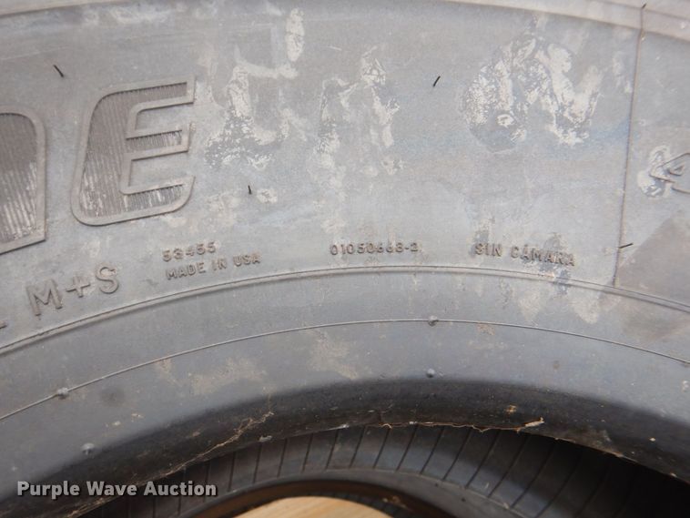 image for item DH7529 (3) Bridgestone M864 425/65R22.5 tires